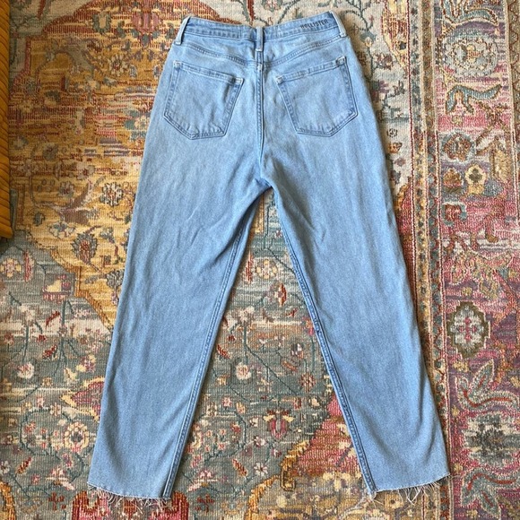 Hollister | Ultra High Rise Medium Wash Doodle Mom Jeans Size 3R - Picture 8 of 13